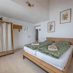 Tga Pilu A Cozy And Modern On Slopes With Wonderful Mountains View شقة